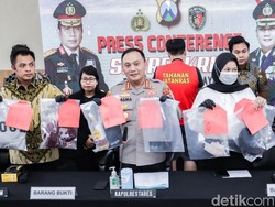 Ronald Anak Anggota DPR dan Dini Sempat Minum Miras Bareng di Room KTV
