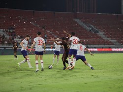 Petaka Kartu Merah Reza Arya Buat PSM Makassar Dibantai Sabah FC di AFC Cup