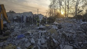 Serangan Bertubi-tubi Rusia ke Ukraina: 30 Tewas, 160 Luka