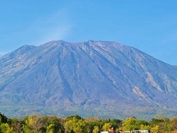 Wanita Asal Slovakia Jatuh Saat Naik Gunung Agung Tengah Malam