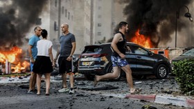 FOTO: Israel Tersengat Serangan Mendadak Hamas