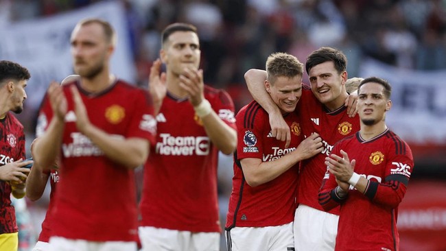 Tiga pemain Manchester United menuai cerita berbeda di saat The Red Devils meraih kemenangan dramatis atas Brentford dalam lanjutan Liga Inggris.