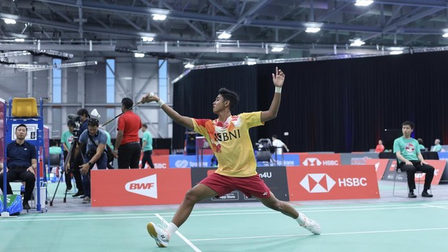Alwi Farhan sukses mengalahkan Hu Zhe An pada final Kejuaraan Dunia Junior 2023 di Washington, Senin (9/10) pagi WIB.