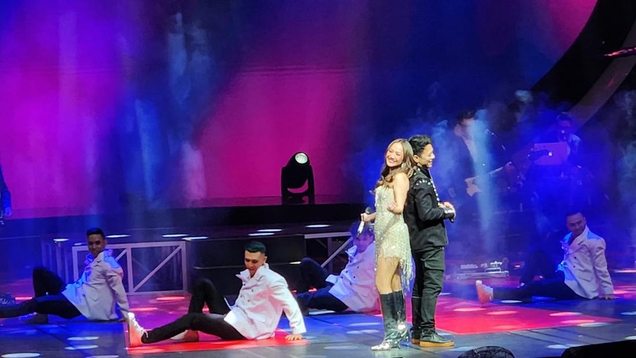BCL dan Ariel di BCL Circus Concerto