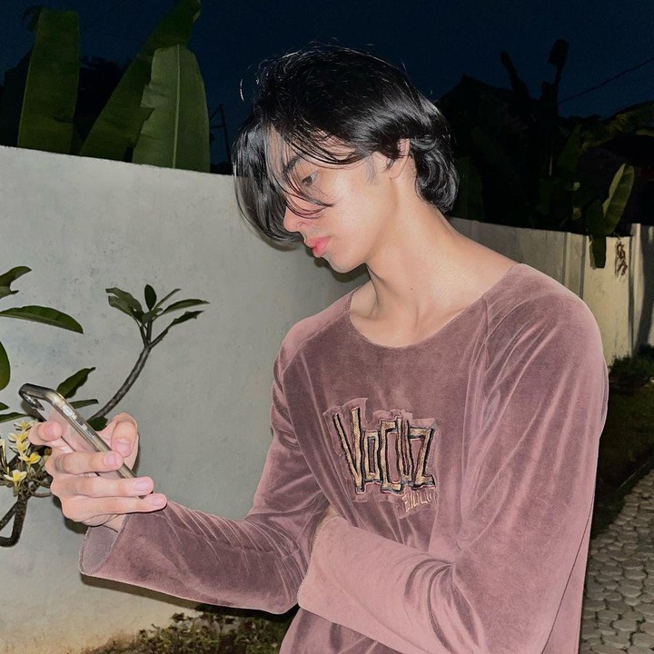 <p>Seperti Ayah dan Bundanya, Fattah turut mengikuti jejak di dunia hiburan untuk berakting. (Foto: Instagram @fattsyach)<br /><br /><br /></p>