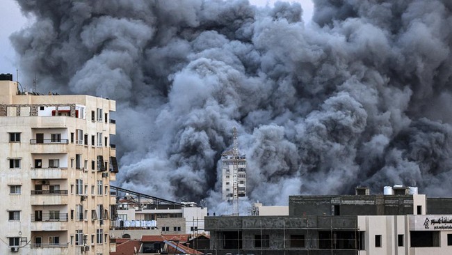 Israel kembali melancarkan serangan udara ke Jalur Gaza Palestina, melanggar kesepakatan gencatan senjata dengan Hamas nan bertindak sejak 19 Januari lalu.