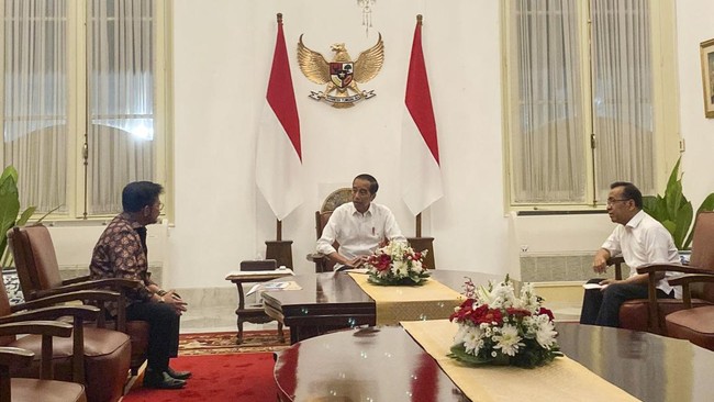 Presiden Jokowi menghabiskan pertemuan selama satu jam dengan Syahrul Yasin Limpo ditemani Mensesneg Pratikno. Belum diketahui pasti bahasan dalam pertemuan itu