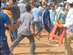 Ricuh Karapan Sapi di Bangkalan, 3 Orang Dilarikan ke Rumah Sakit