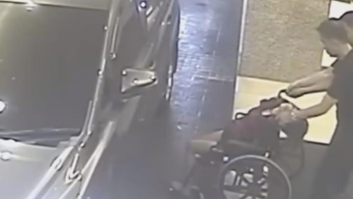 Rekaman CCTV penganiayaan Dini oleh Ronald yang diunggah sejumlah akun influencer.