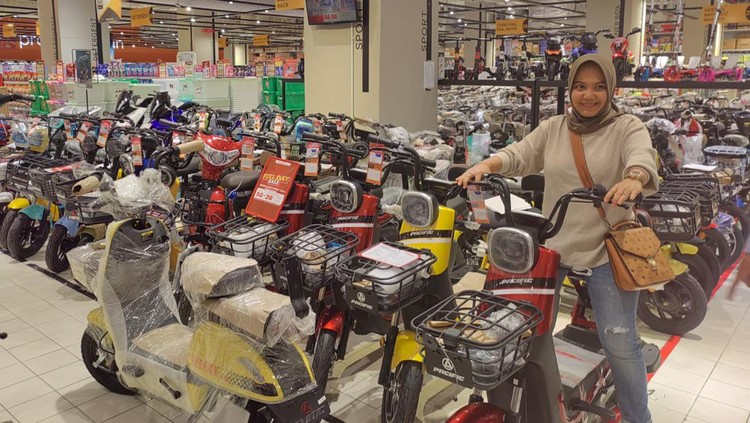 Sepeda Listrik di Transmart Full Day Sale