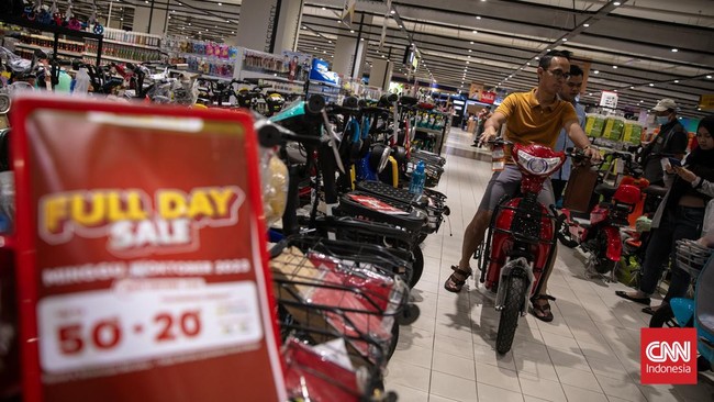 Beli sepeda listrik di Transmart mumpung besok ada diskon gede-gedean Full Day Sale dari harga normal Rp5 jutaan jadi cuma Rp3,5 juta aja.