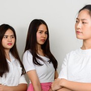 Menurut Psikolog, Teman Toksik Bisa Dikenali Cuma Lewat 8 Ucapannya Ini...