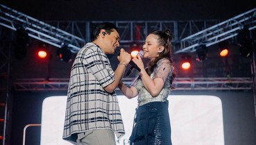 img-title Pesan Manis Afgan untuk Rossa yang Ulang Tahun ke-45