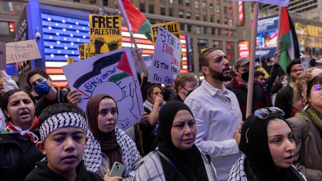 Serangan Hamas ke Israel adalah eskalasi ketegangan yang mengorbankan masyarakat sipil secara tak manusiawi selama bertahun-tahun.