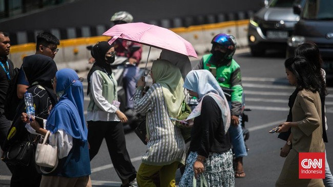 RI mencatatkan rekor bulan April dengan suhu terpanas dalam kurun empat dekade sejak 1981-2023.