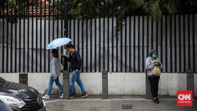 Simak penjelasan BMKG soal penyebab kawasan Jabodetabek cenderung kering dalam beberapa hari terakhir meski sudah masuk musim hujan.