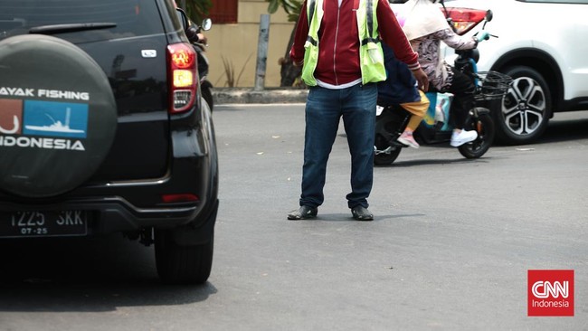 Hari tanpa bayangan menjadi fenomena tahunan yang berlangsung dua kali dalam setahun di Indonesia. Apa sebenarnya hari tanpa bayangan?