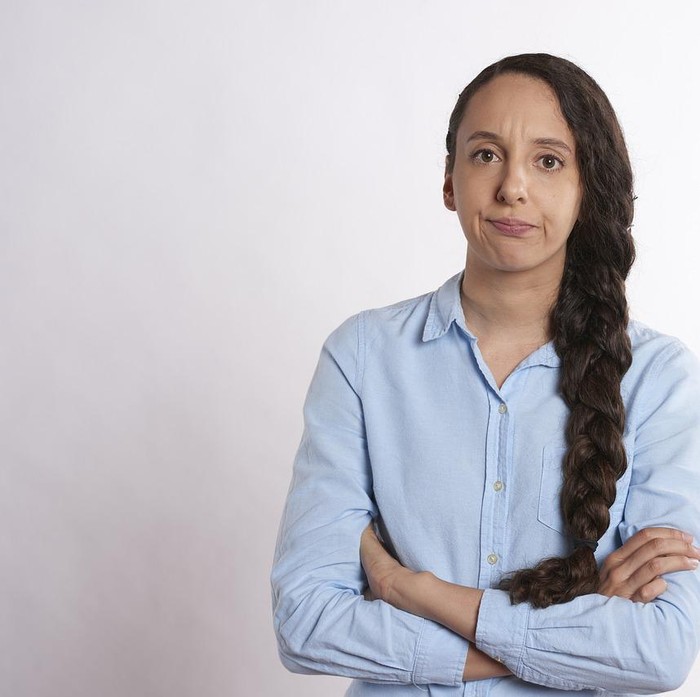 Ilustrasi menyilangkan tangan/Foto: Pixabay/RobbinHiggins