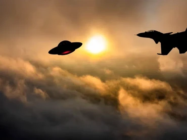 Benda Besar di Danau Ini Gegerkan Warganet, Benarkah UFO?