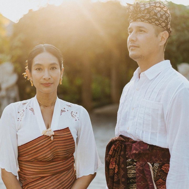 <p>Happy Salma menikah dengan Tjokorda Bagus Dwi Santana Kertayasa atau Tjok Gus pada 2010. Tjok Gus merupakan keturunan Raja Bali yang memiliki darah Australia. (Foto: Instagram @happysalma)</p>
