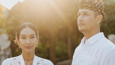 img-title Kisah Happy Salma Pindah Agama ke Hindu-Dinikahi Bangsawan Bali