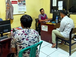 2 Karyawan Pabrik Minuman Gelapkan 10 Ton Soda Api di Sukabumi