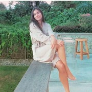 Intip 4 Gaya Simpel & Menawan Anisha Rosnah, Pebisnis Calon Istri Pangeran Mateen