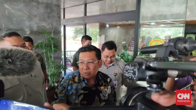 Plt Mentan Arief Prasetyo Adi curhat tak  libur usai ditunjuk Presiden Jokowi menggantikan Syahrul Yasin Limpo (SYL) yang terseret kasus dugaan korupsi.