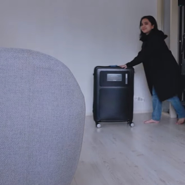 <p>Aktris Rachel Amanda Aurora sudah bertolak ke Belanda untuk menempuh pendidikan S2 di Belanda, Bunda. Diketahui, kini ia tercatat sebagai mahasiswi S-2 Entertainment Communication di University of Amsterdam. (Foto: YouTube Rachel Amanda Aurora)<br /><br /><br /></p>