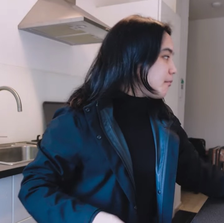 <p>Selama tinggal di Belanda, Rachel Amanda tinggal di sebuah flat sederhana. Melalui kanal YouTube pribadinya, perempuan berusia 28 tahun ini membagikan konten yang menunjukkan isi rumahnya, nih. (Foto: YouTube Rachel Amanda Aurora)<br /><br /><br /></p>
