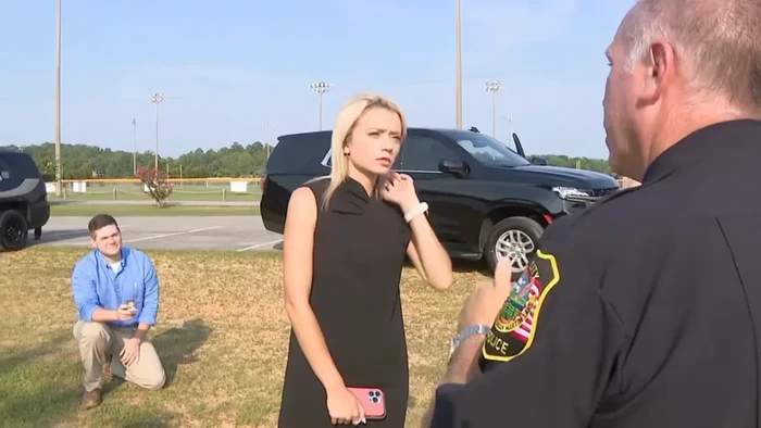 Romantis, Reporter Perempuan Ini Diberi Kejutan Dilamar Sang Kekasih saat Sedang Bertugas