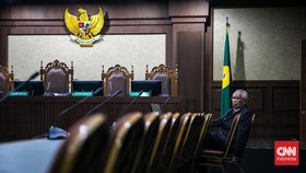 FOTO: Penundaan Sidang Pembacaan Vonis karena Lukas Enembe Sakit