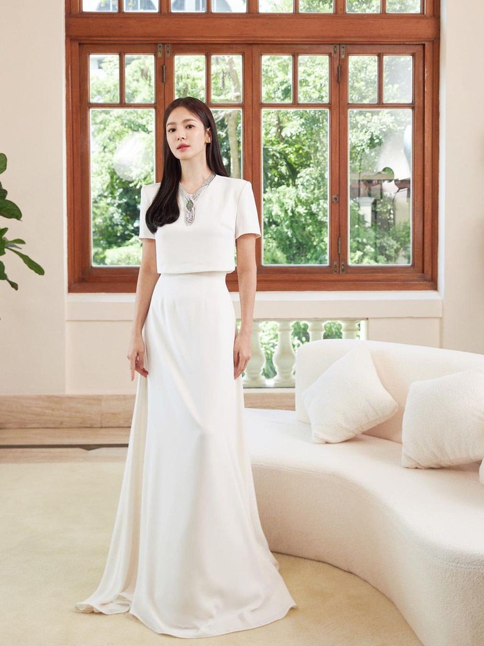 Bagaimana gaya Song Hye Kyo kali ini menurut kamu, Beauties?/ Foto: instagram.com/kyo1122