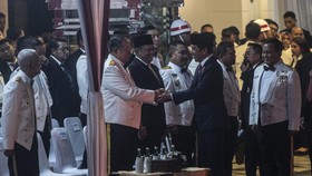 Jokowi hingga SBY Terima Defile Tiga Matra TNI di Parade Senja