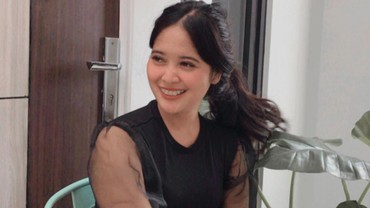 img-title Sosok Yulia Lorena Wanita yang Baru Dinikahi Nopek Novian