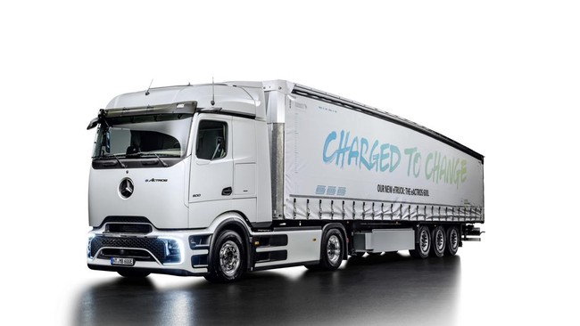 Mercedes-Benz eActros 600 meluncur, truk listrik heavy-duty ini membawa baterai 621 kWh yang membuatnya bisa dikemudikan sampai 500 km.