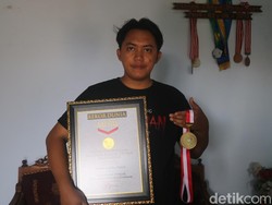 Keren! Lukisan Wajah 7 Presiden RI Karya Pemuda Pati Raih Rekor Dunia MURI