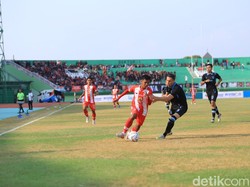 Deltras FC vs Persela Tanpa Gol di Babak Pertama