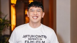 img-title Lirik Lagu Juni - Donne Maula