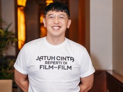 Lirik Lagu Bercinta Lewat Kata - Donne Maula