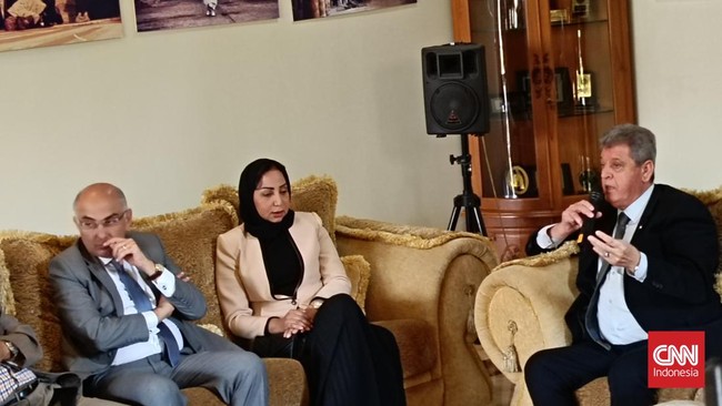 Perwakilan Kedutaan Besar dari negara-negara Arab menyampaikan pesan solidaritas usai rentetan roket Israel menghantam Gaza, Palestina.