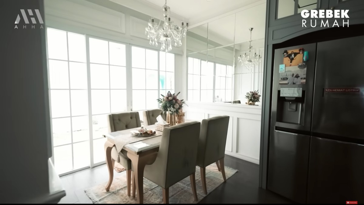 Foto Rumah Bedu yang Dijual Rp 5&comma;5 M&comma; Diduga Ingin Lunasi Utang Pinjol