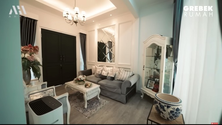 Foto Rumah Bedu yang Dijual Rp 5,5 M, Diduga Ingin Lunasi Utang Pinjol Foto Rumah Bedu yang Dijual Rp 5,5 M, Diduga Ingin Lunasi Utang Pinjol