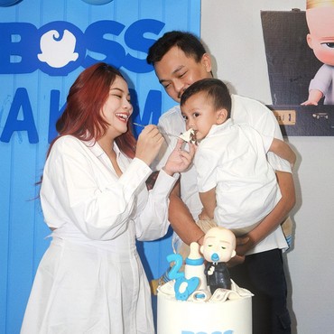 Sudah Cerai, Hanum Mega dan Mantan Suami Kompak Rayakan Ultah Anak