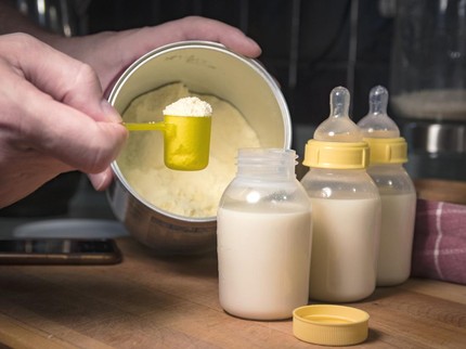 Alasan Tak Boleh Bikin Susu Formula dengan Air Panas dari Dispenser, Ini Kata Dokter