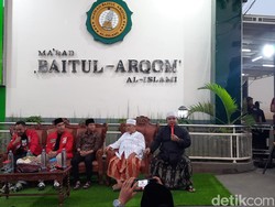 Kaesang Sambangi Ponpes di Bandung-Garut, Tepis Cari Suara Santri