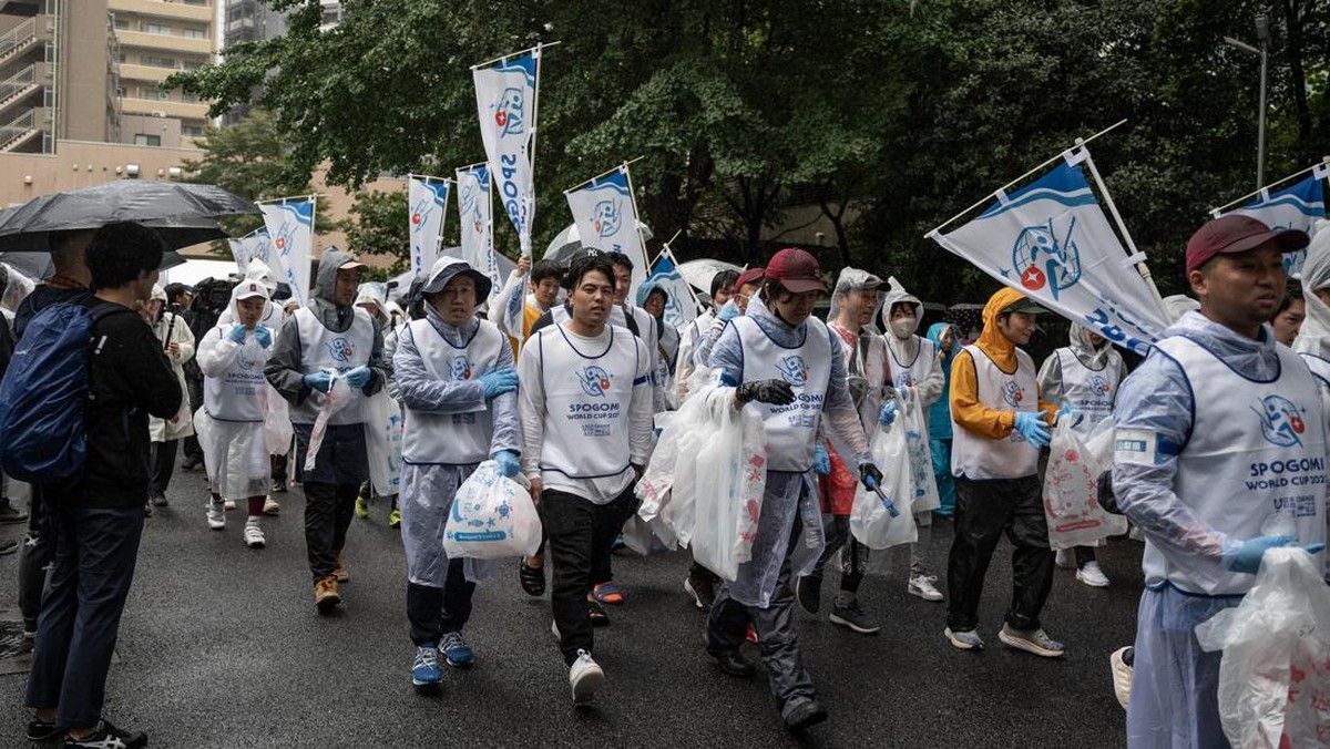 FOTO: Serunya SpoGOMI, Kompetisi Mengumpulkan Sampah di Jepang