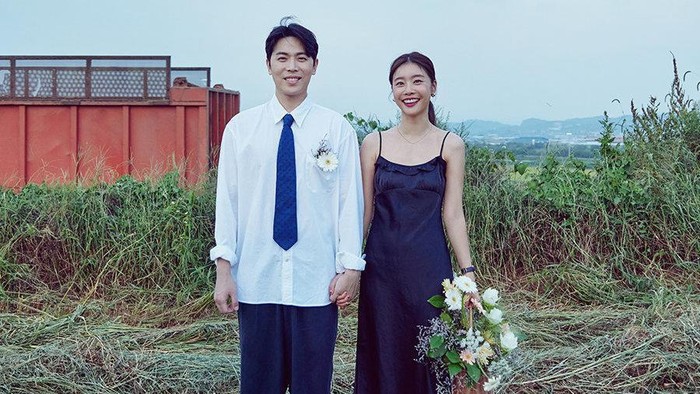 Sojin Girl's Day dan Aktor Lee Dong Ha Akan Menikah, Tulis Surat Menyentuh untuk Penggemar!