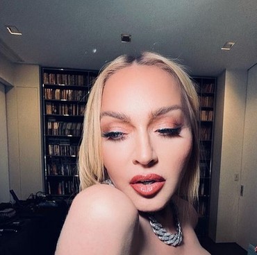 Lirik Lagu Like a Prayer - Madonna