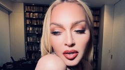 Lirik Lagu Like a Prayer - Madonna